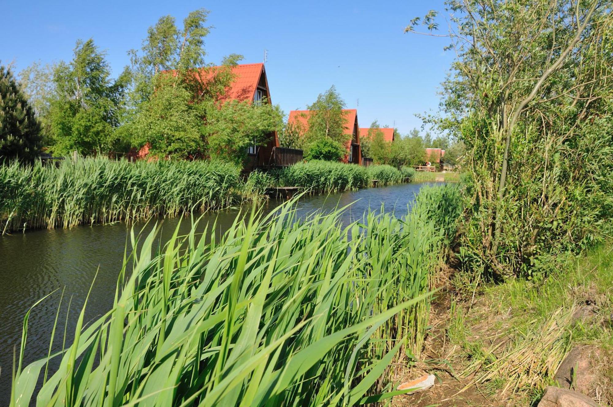 Stanica Wodna Hotel Dźwirzyno Buitenkant foto