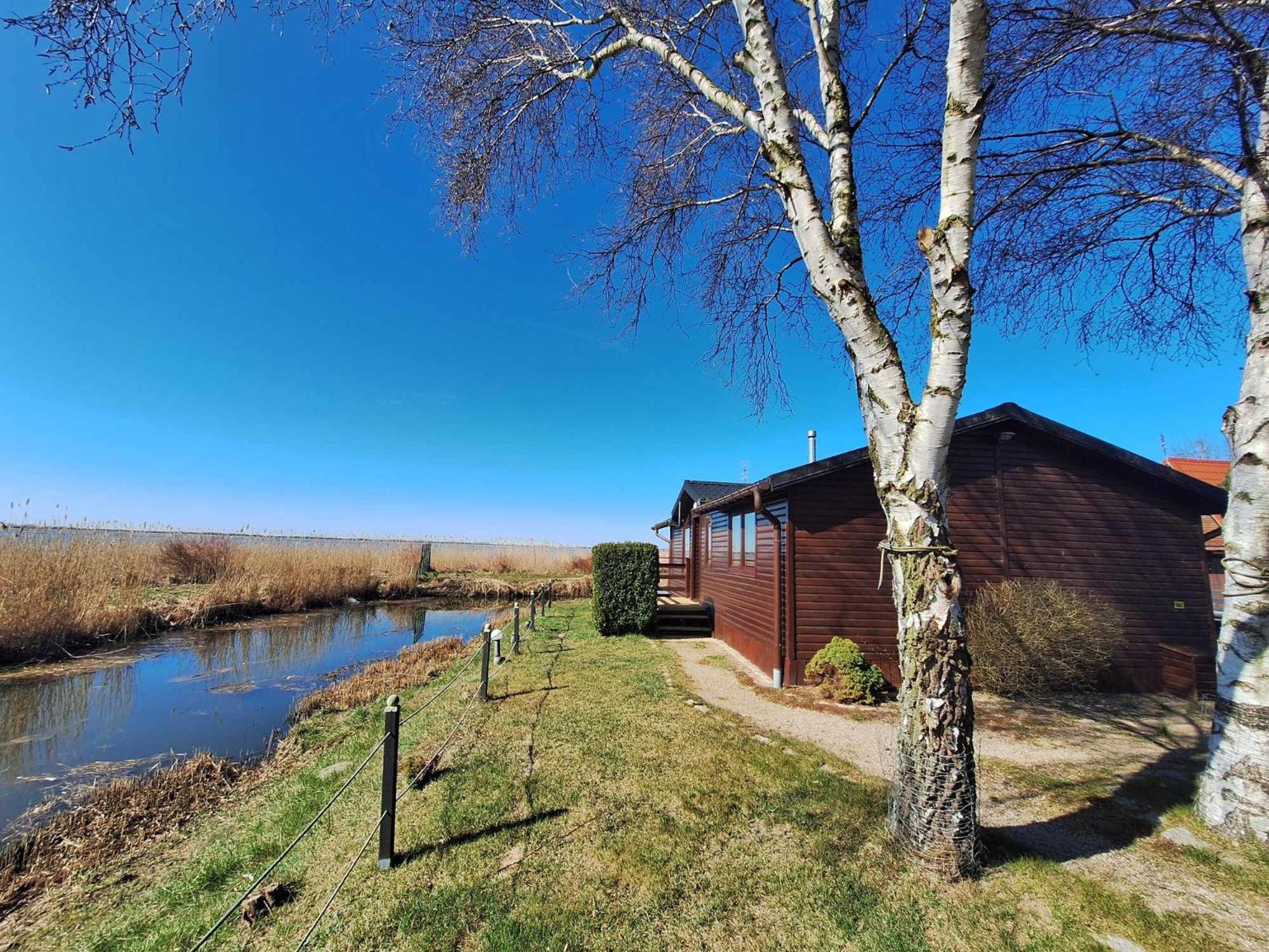 Stanica Wodna Hotel Dźwirzyno Buitenkant foto
