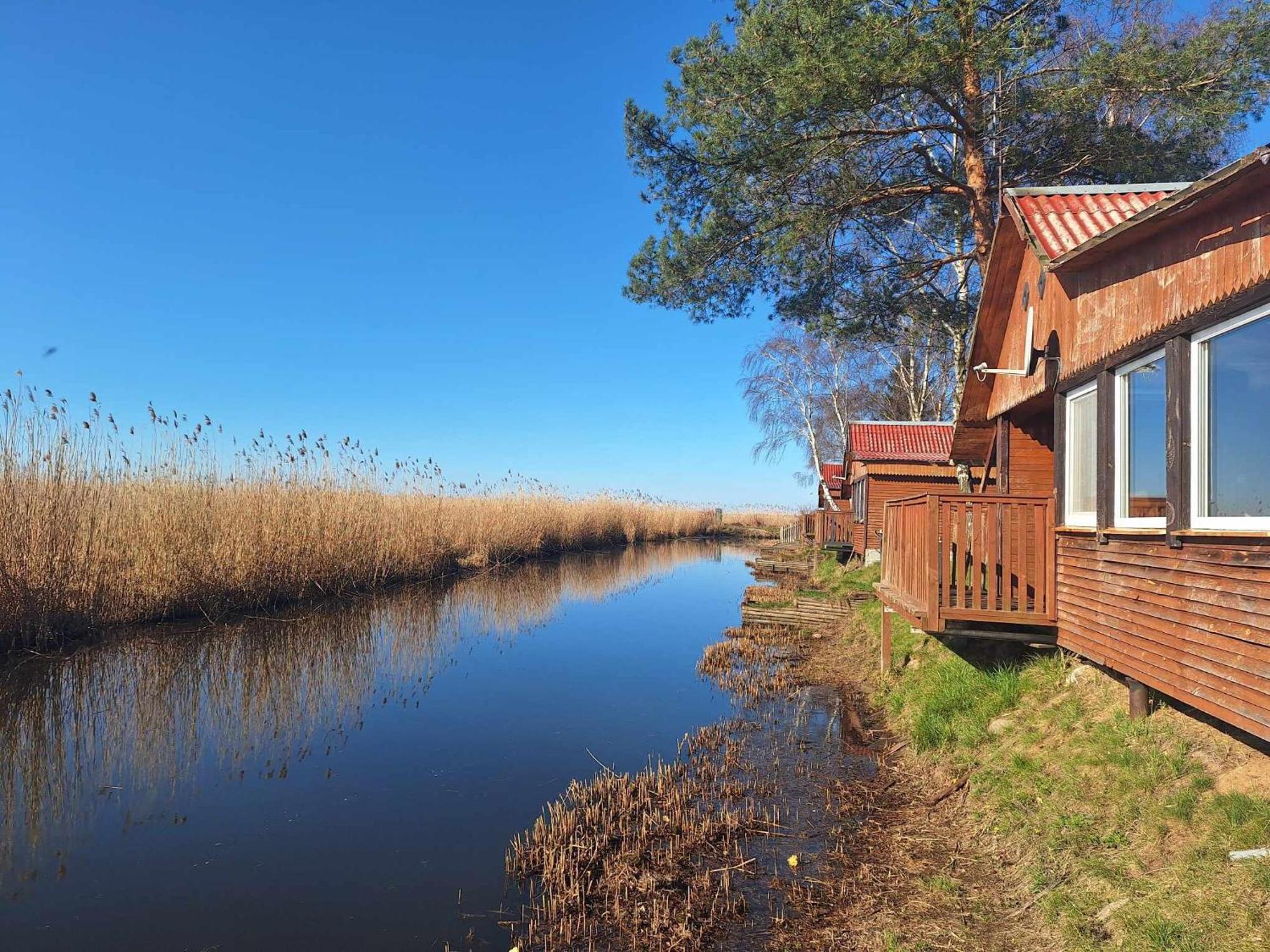 Stanica Wodna Hotel Dźwirzyno Buitenkant foto