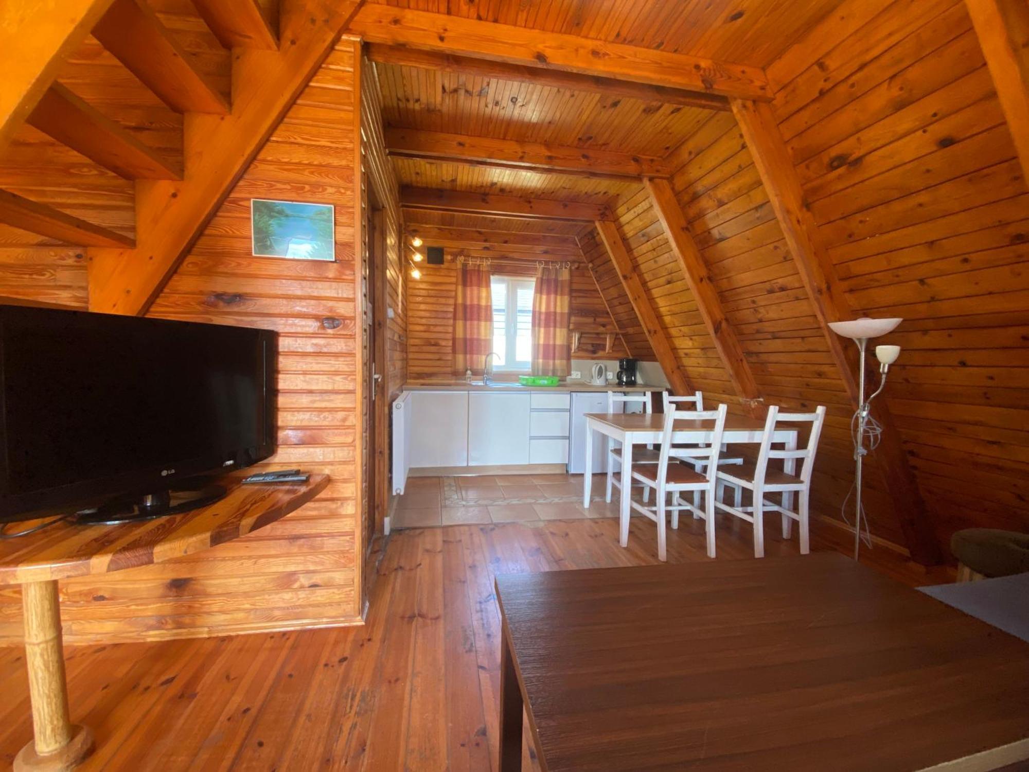 Stanica Wodna Hotel Dźwirzyno Buitenkant foto